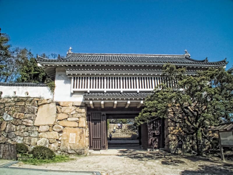 Akazu-no-mon gate at Okayama Castle