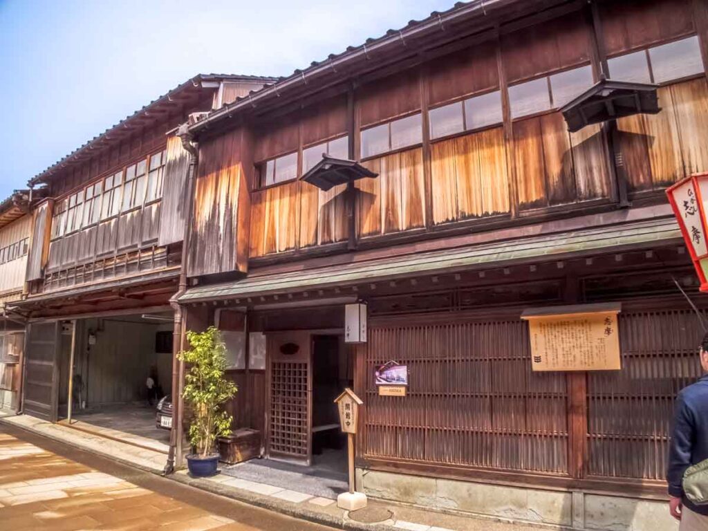 Shima Ochiya (teahouse museum) in Kanazawa