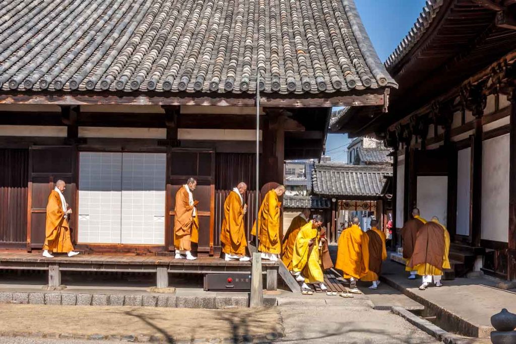Monks head out to Setsubun service at Gango-ji