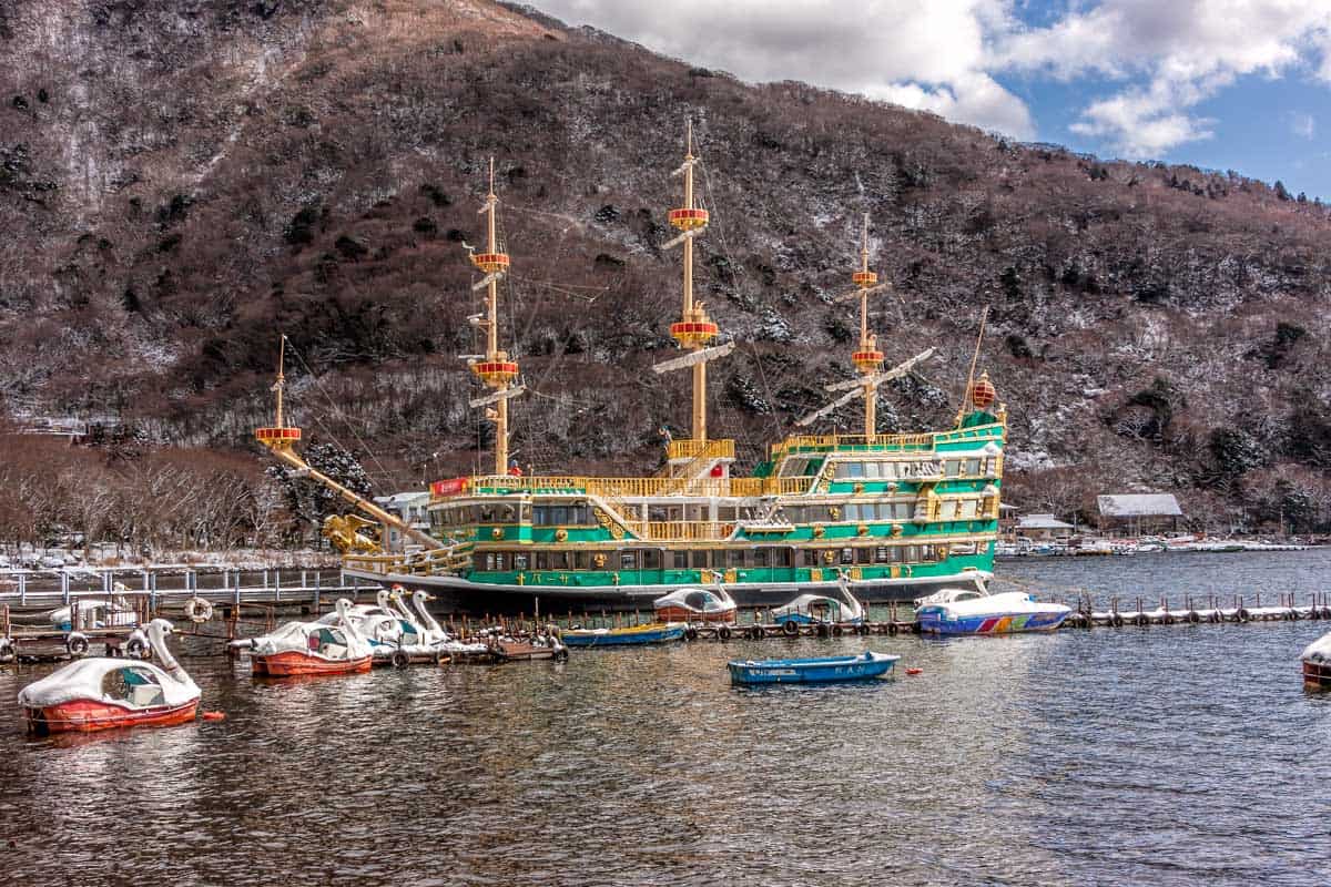 Hakone pirate ship on the lake