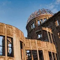 Looking up at the A-Bomb dome in the Hiroshima-peace-park