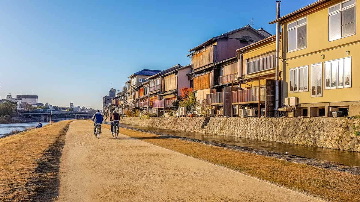Early morning on the eastern Kyoto river walk