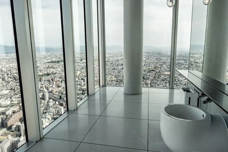 Loos with a view at Harukas 300