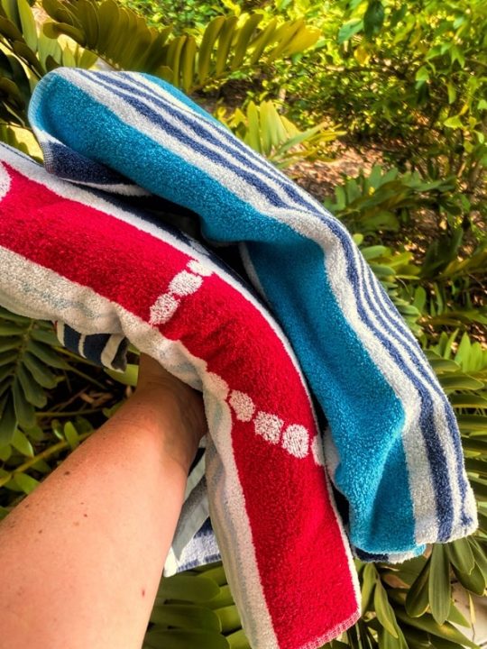 Choosing a travel towel Sumoii beach towel review