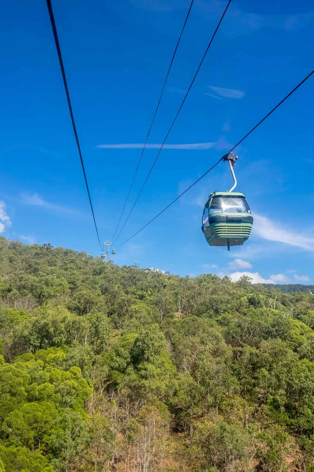 View out of the Skyrail in Cairns back up the mountain
