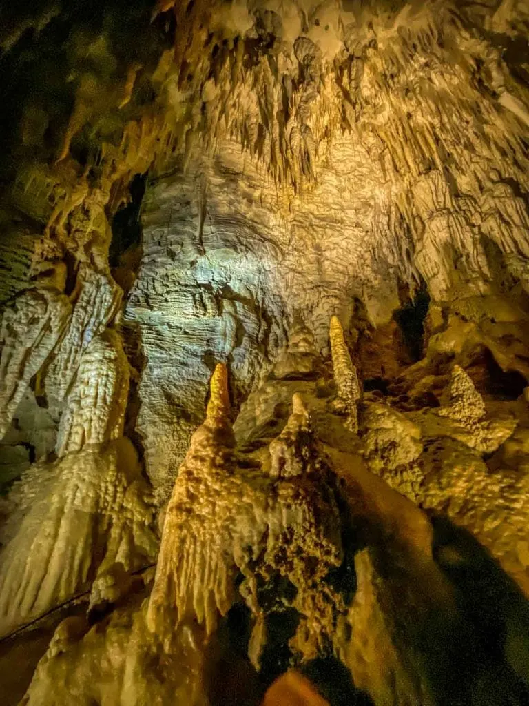 Limestone and crystal formation in Ruakuri Cave, Waitomo