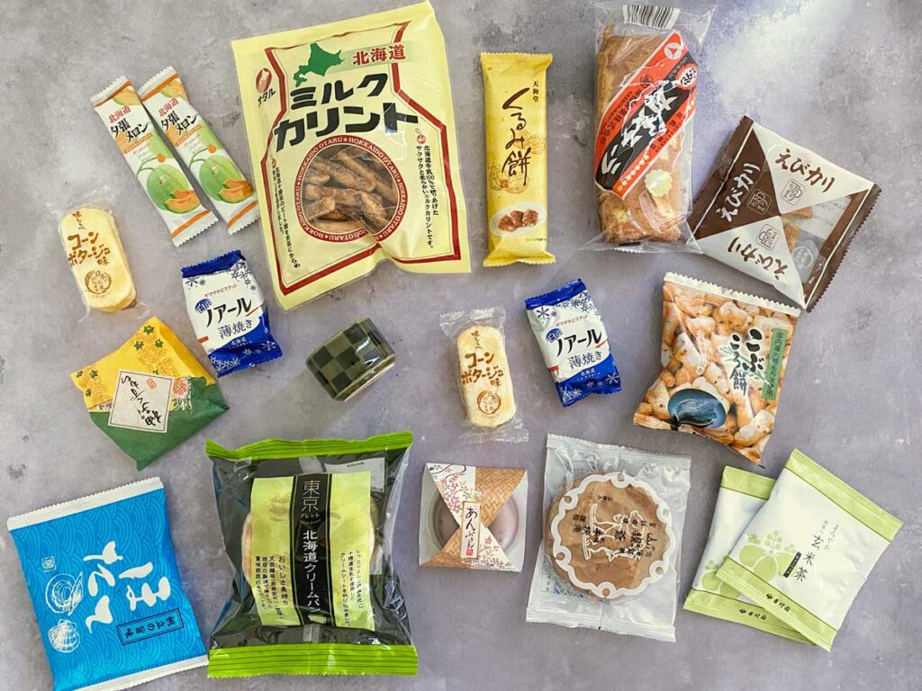 Contents of the December 2021 Sakuraco snack box