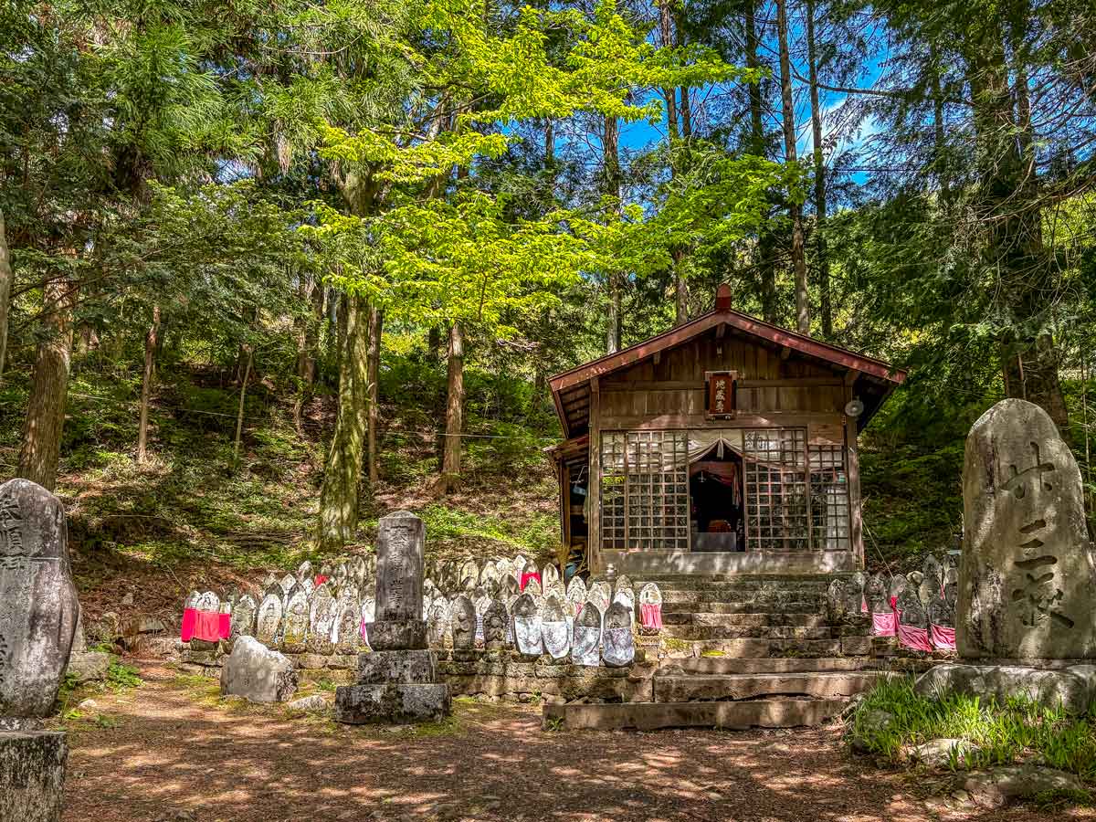 Nihyaku Jizo, or 200 Jizo of Narai Juku