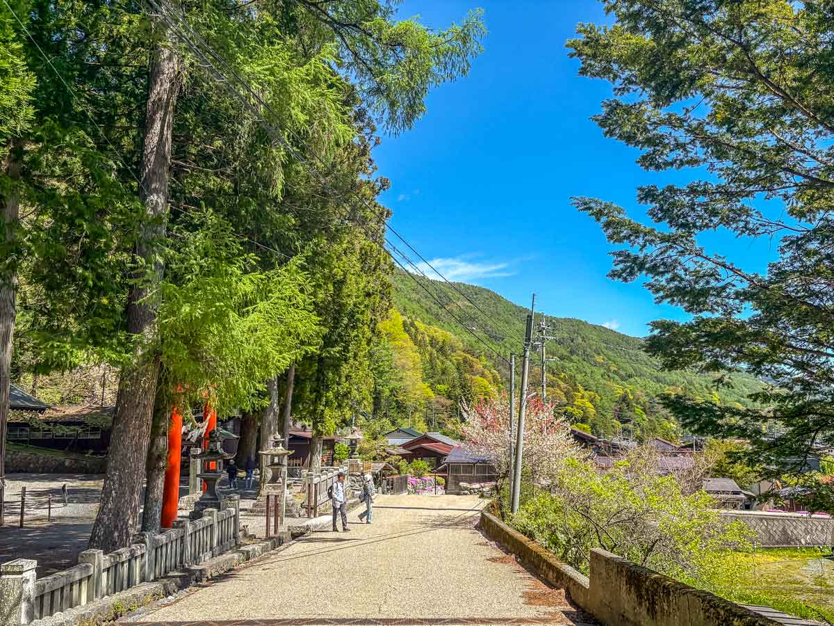 Shizume Jinga looking back towards the main street of Narai Juku
