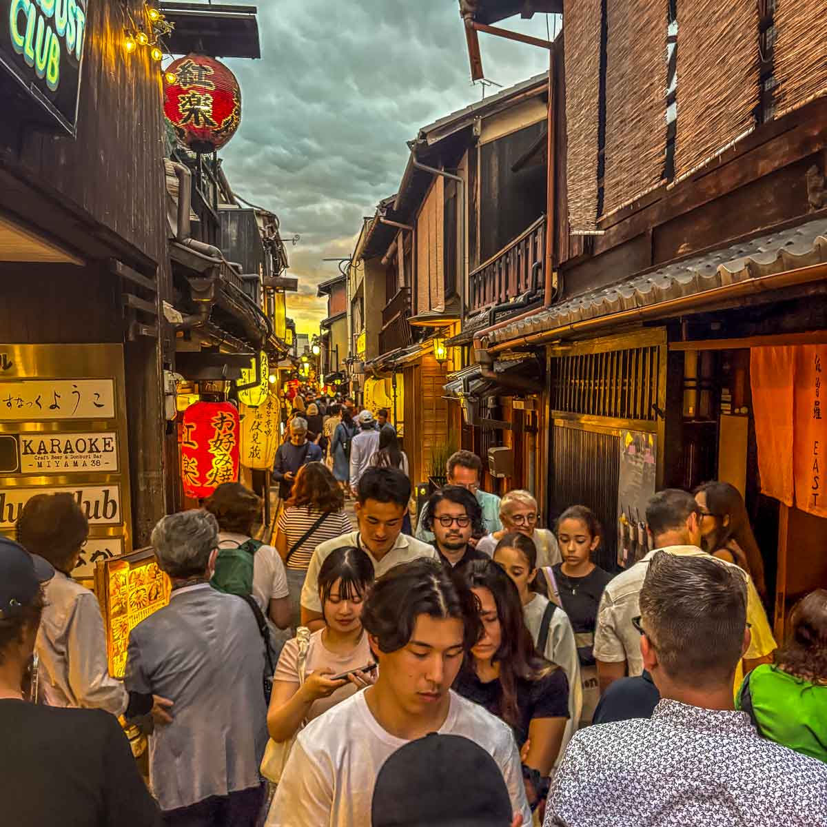 Bar hopping in Kyoto with a local guide